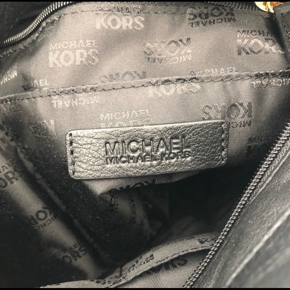 MICHAEL KORS Black Pebbled Leather Front  Zip Tote - Picture 5 of 12
